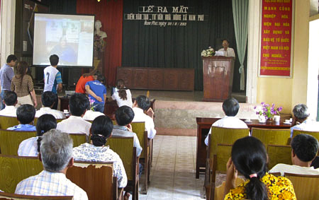 Ra mắt điểm đào tạo từ xa - tư vấn nhà nông tại xã Nam Phú
